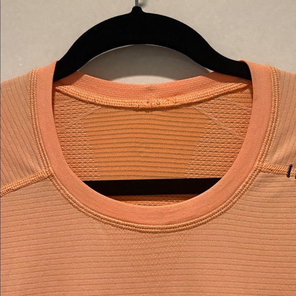 Lululemon Athletica - Metal Vent Tech Short Sleeve T-shirt.Orange. Large - Picture 3 of 15